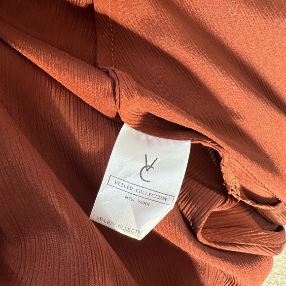 Veiled Collection Textured Open Abaya - Picture 12 of 12